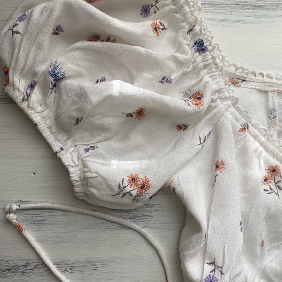 Floral Crop Top - Picture 3 of 4